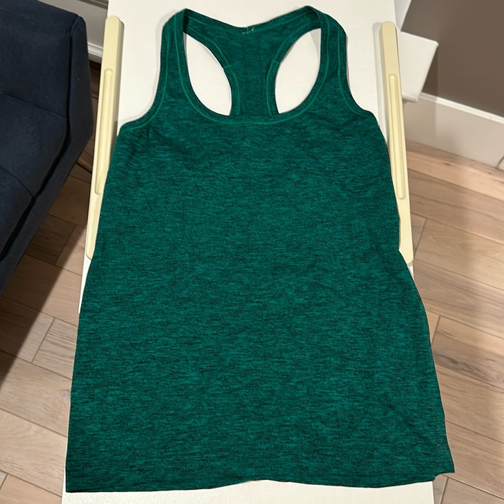 Lululemon tank